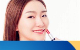 如何涂口红不会掉色 涂口红不掉色的办法图2