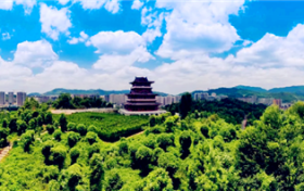 2024年4月份去贵州旅游穿冲锋衣可行吗图1