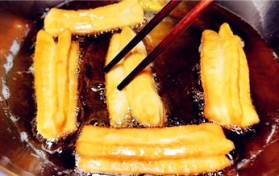 炸油条的面怎么和（炸油条面团制作技巧）