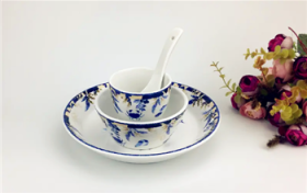 釉上彩摸着有凹凸感或是釉下彩有凹凸感图3