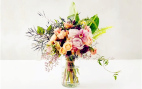 三八妇女节就送康乃馨吗图1