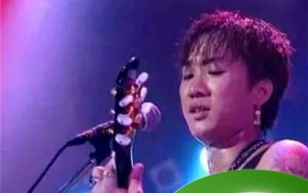 怎么学习黄家驹的唱法技巧（怀念家驹）？为何没有人把黄家驹的歌曲发扬？为什么也没有模仿他？图1