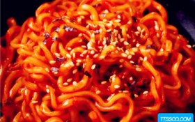 火鸡面为什么只辣嘴不辣胃（为什么火鸡面辣口不辣胃？）