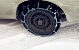 下雪天车子轮胎上装的什么图2