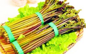 蕨菜和什么食物相克（蕨菜相克食物有哪些）