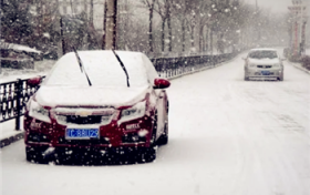 下雪天车停外面需要盖车衣吗图2