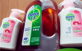 滴露消毒液可以跟洗衣液一起用吗