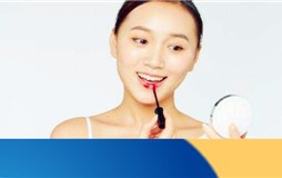 怎样涂唇釉  涂唇釉的办法图1