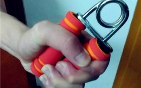 握力器有什么用（握力器的功能及用途）