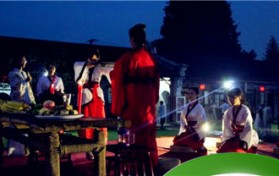 怎样安排祭月礼仪--汉族的祭月流程？中秋祭月是朝什么方向